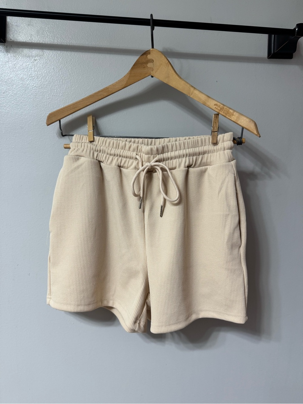 Cream Drawstring Ribbed Womenβs Shorts XS